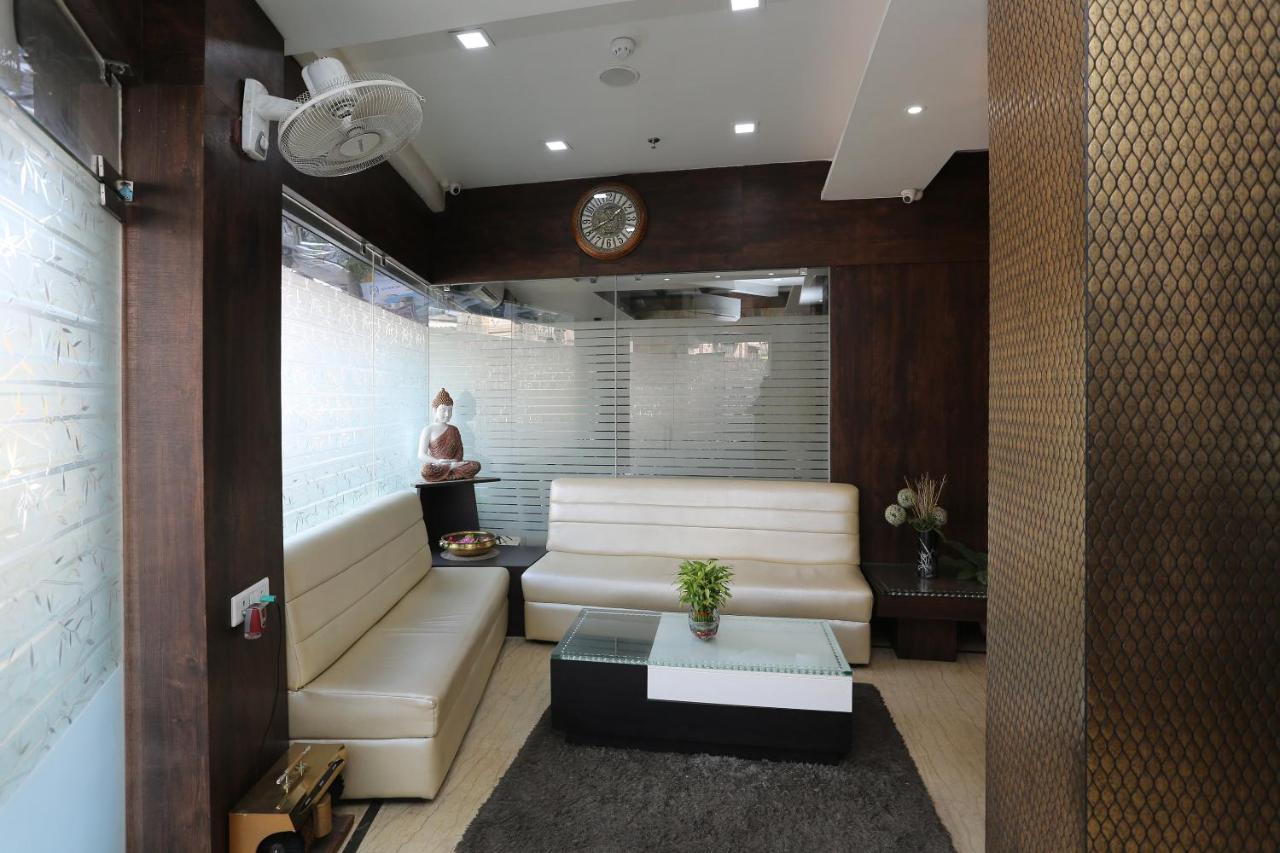 โอโย 7790 โฮเต็ล รอยัล ไฮต์ Hotel โกลกาตา ภายนอก รูปภาพ
