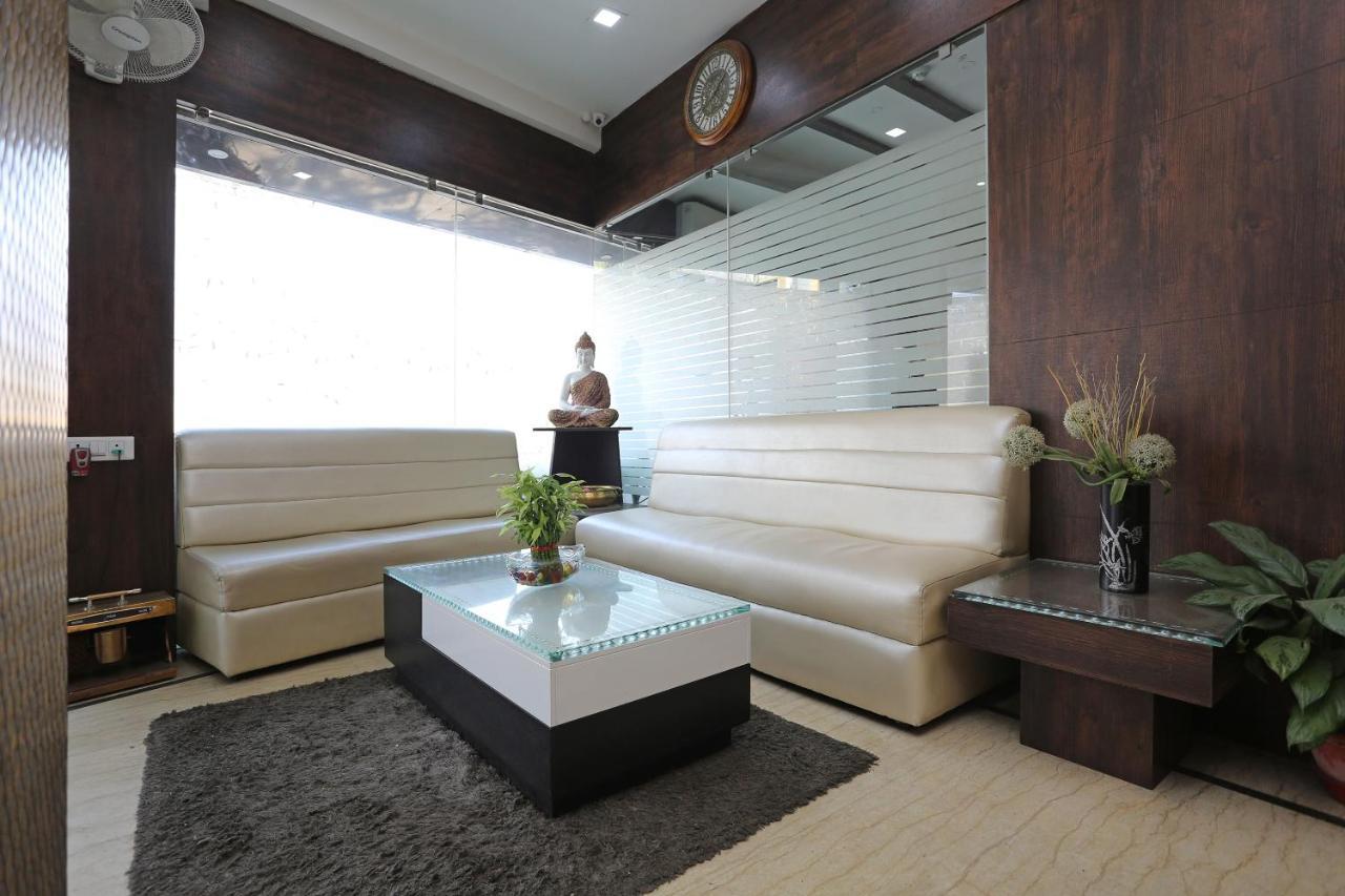 โอโย 7790 โฮเต็ล รอยัล ไฮต์ Hotel โกลกาตา ภายนอก รูปภาพ
