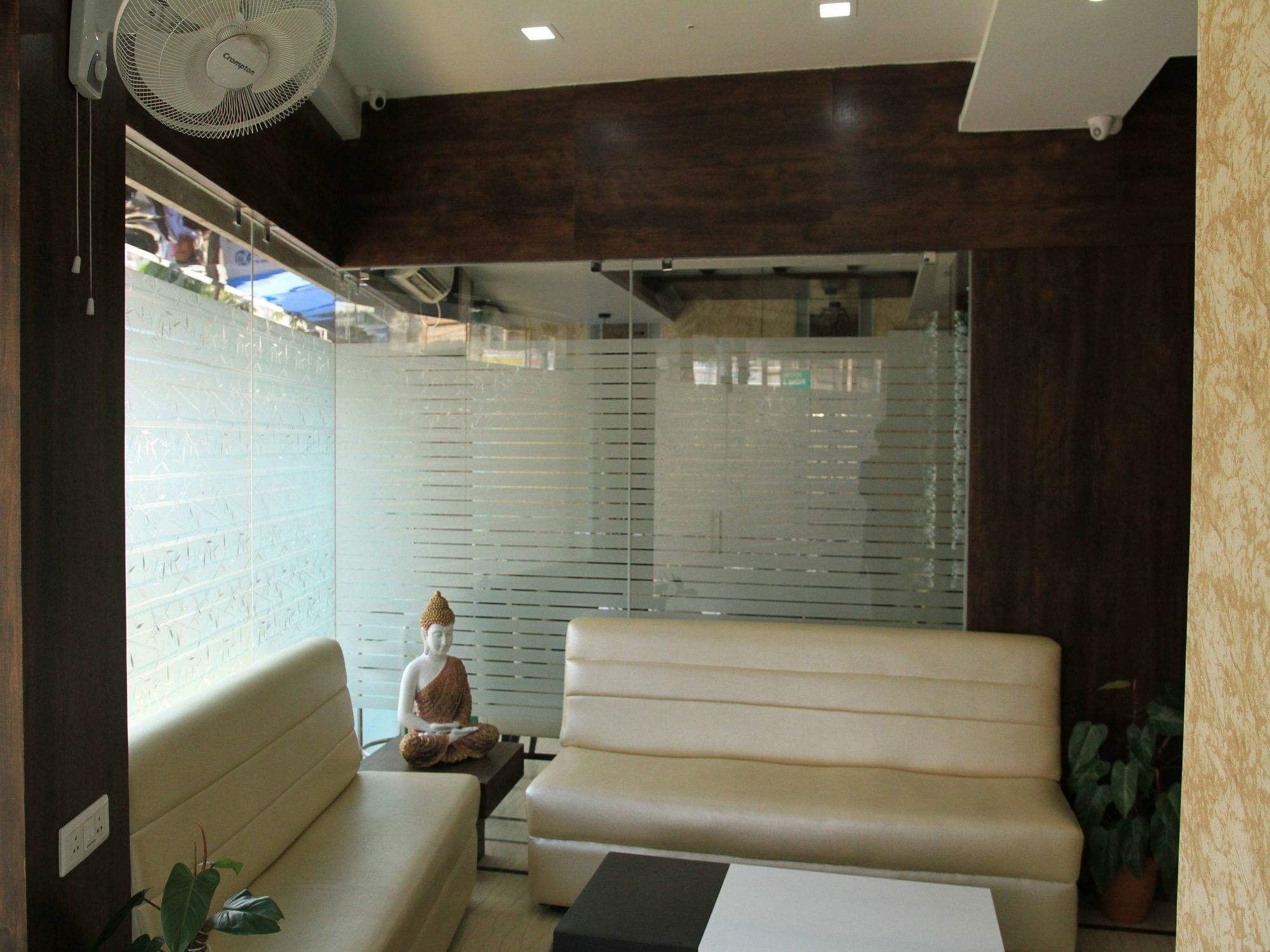 โอโย 7790 โฮเต็ล รอยัล ไฮต์ Hotel โกลกาตา ภายนอก รูปภาพ